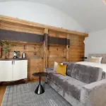 The Three Sisters Old Town Hotel 4*