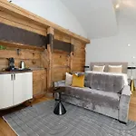 The Three Sisters Old Town Hotel 4*