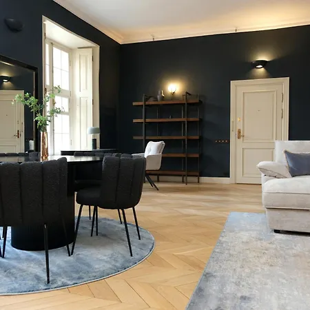 Hotel The Three Sisters Old Town 4*