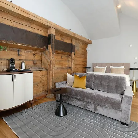 The Three Sisters Old Town Hotel 4*