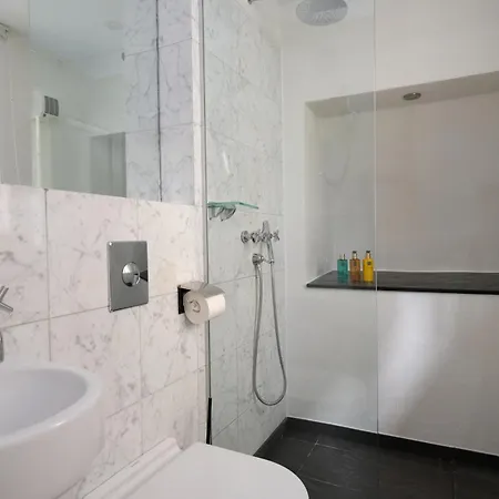 Hotel The Three Sisters Old Town 4*