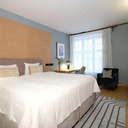 Hotel The Three Sisters Old Town 4*