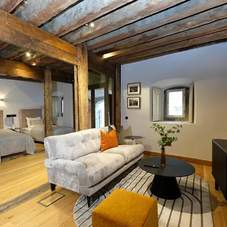 The Three Sisters Old Town 4* タリン