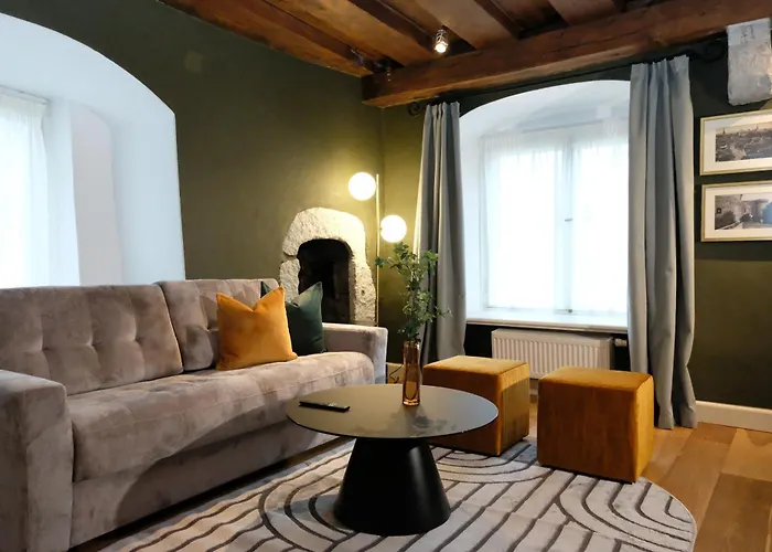 Hotel The Three Sisters Old Town