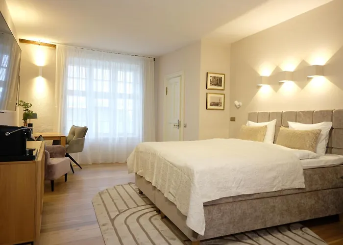 The Three Sisters Old Town 4*