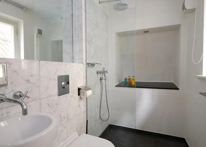 The Three Sisters Old Town 호텔 4*