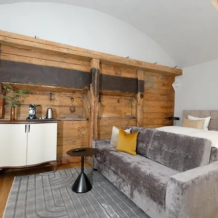 The Three Sisters Old Town Hotell 4*