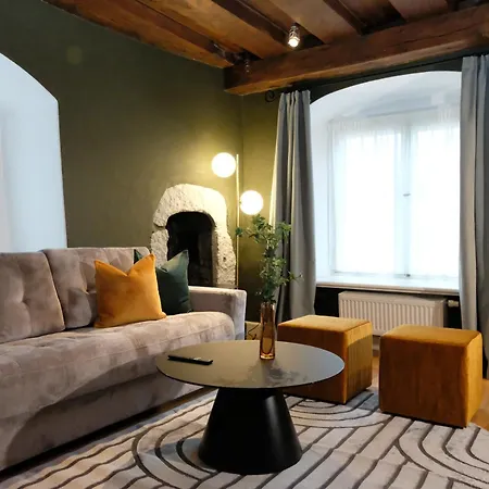 Hotell The Three Sisters Old Town