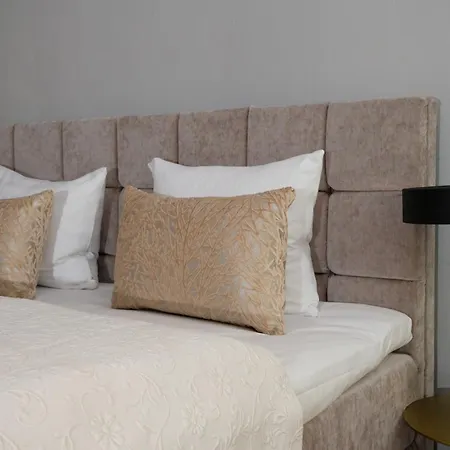 The Three Sisters Old Town